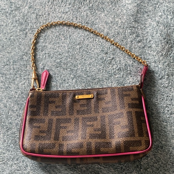 Fendi Handbags - Fendi clutch